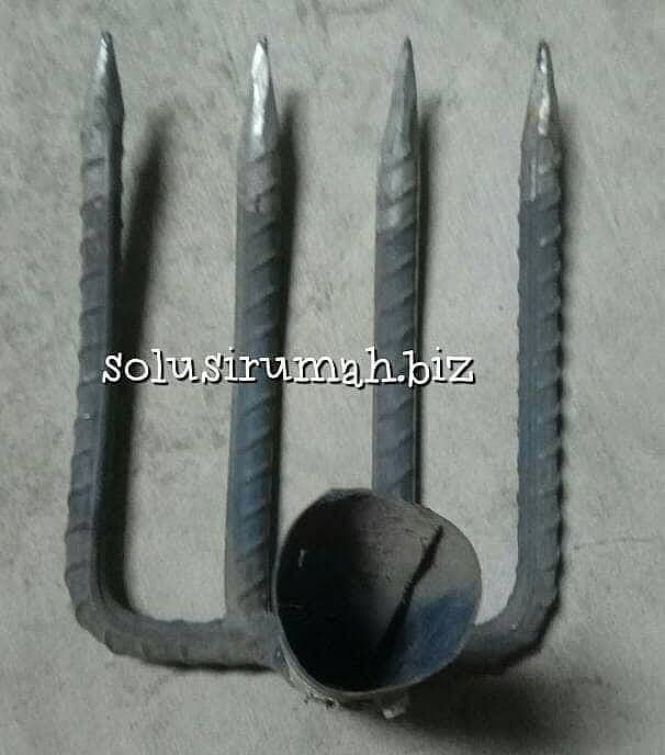 GARUK BESI SEJENis CANGKUL GARPU 53CM*ISI 4