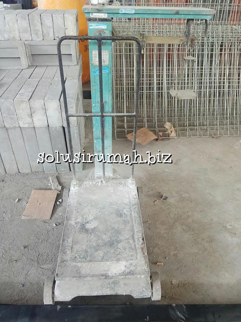 TIMBANGAN DUDUK 300KG PERTINE+TIMBEL SET BEKAS