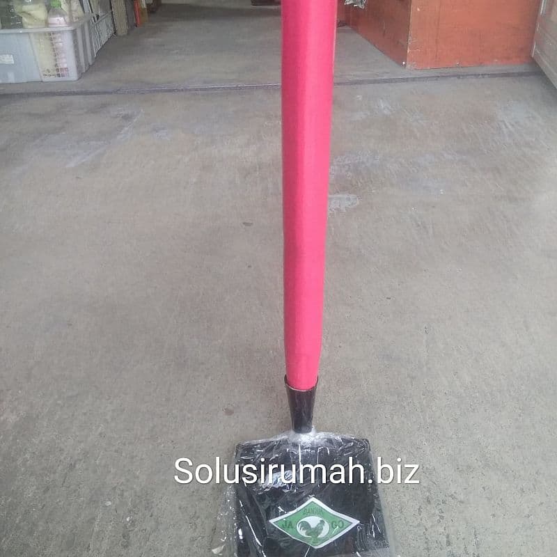PACUL TAMAN 45CM PLAT130x165MM GG KAYU CANGKUL HITAM MERAH