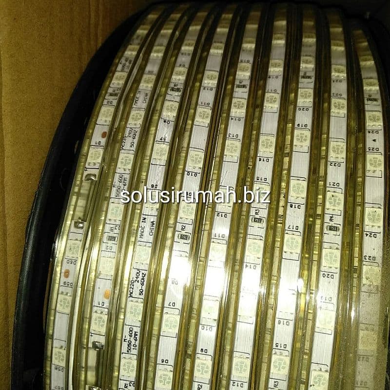 LED STRIP DC PUTIH WHITE PAKE 12VOLT 1M ADAPTOR STRIP(DP)LED SMD SELAN