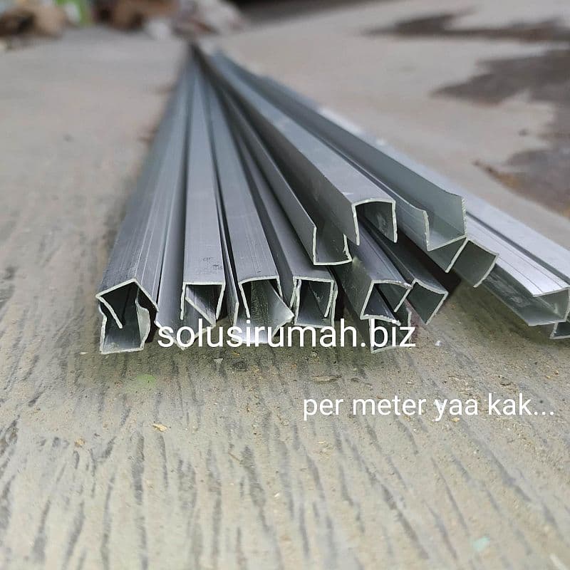 U 8mm 5/16 INCH 1M 1METER PERMETER ALUMINIUM SILVER CA KANAL CH