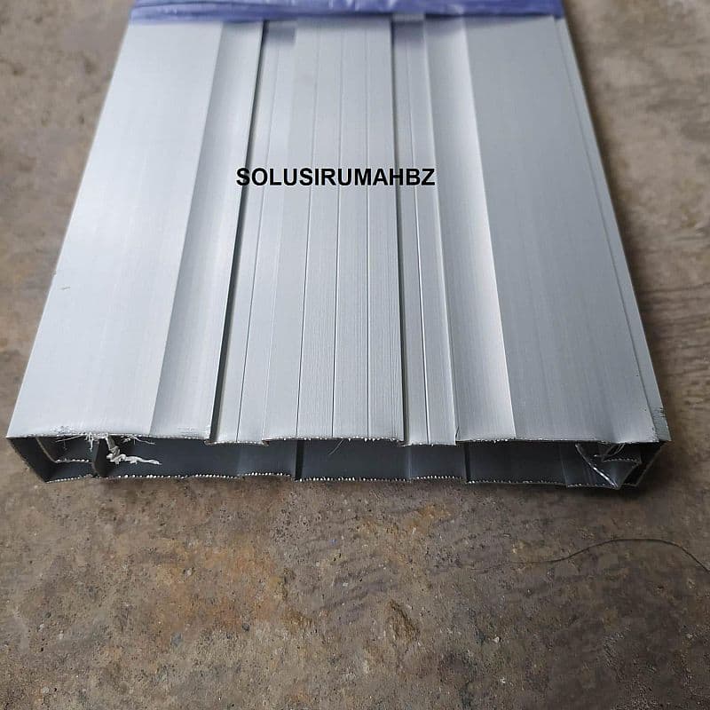 SPANDRIL AL 13.4CM panjang 1m potongan ETALASE ALUMINIUM spandrel papan showcase lebar 13.4 cm