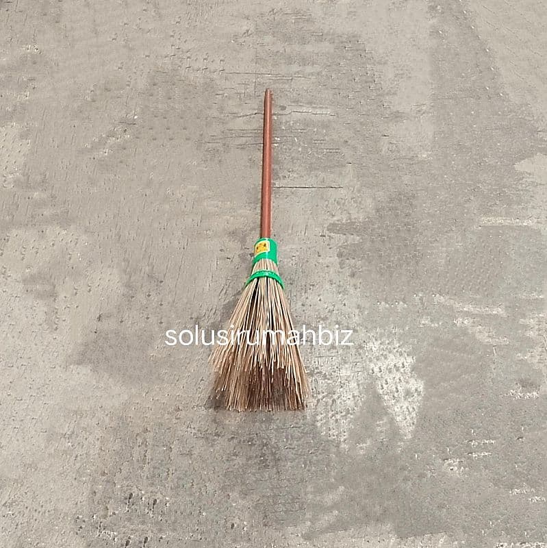 sapu taman dua macan hijau panjang 135cm 2 macan 2macan lidi