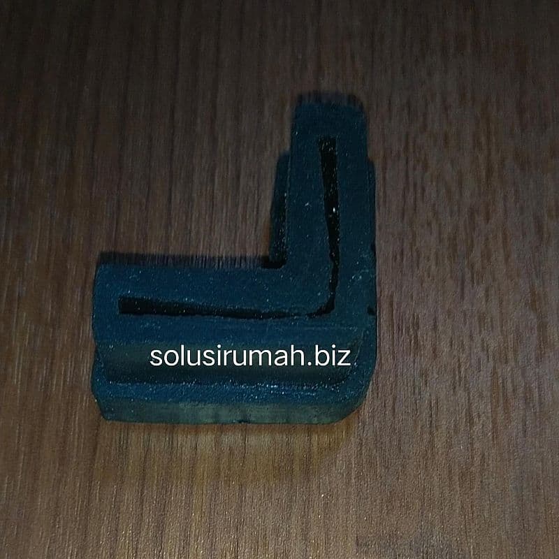 KAKI KARET SIKU BESI 25 x 25 mm MODEL L ALAS KAKI RAK SIKU 25MM