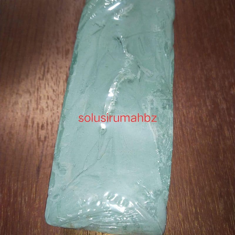 KIMIA POLES BATU HIJAU META JENIS LANGSOL POLES LOGAM per1/2kg