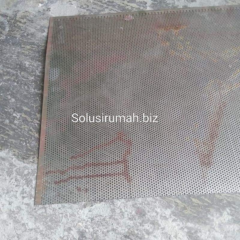 PLAT LUBANG BESI 08MM*5MM 25*50CM POTONGAN PERFORATED BESI LBPK