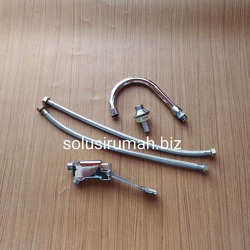 KRAN ANGSA PEDAL INJAK + 2bj FLEXYBLE 50CM SELANG DOKTER LAB pijak