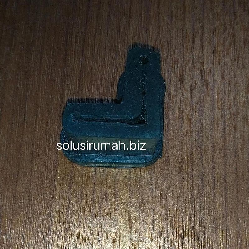 KAKI KARET SIKU BESI 2cm x 2 cm MODEL L ALAS KAKI RAK SIKU 20MM hitam